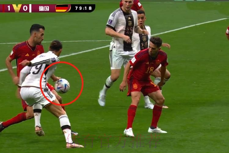 哈克特指埃纳禁区内手球应判点球 哈克特指埃纳禁区内手球应判点球